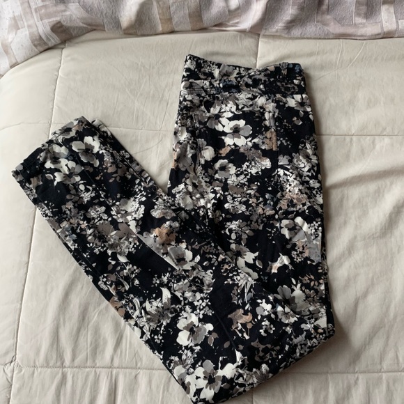 Camaïeu Floral Jeans - Picture 2 of 15